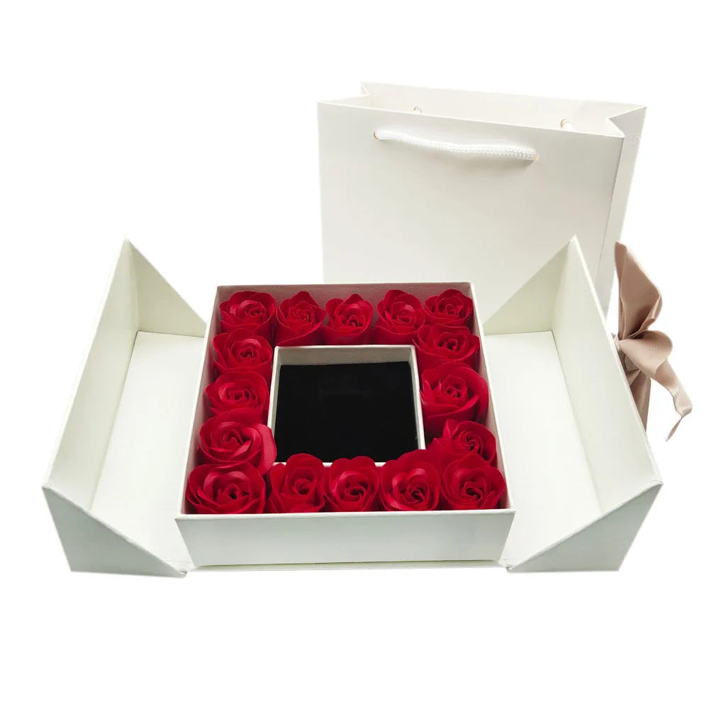 Eternal Roses Gift Box with Design Necklace with i love you in 100 Languages